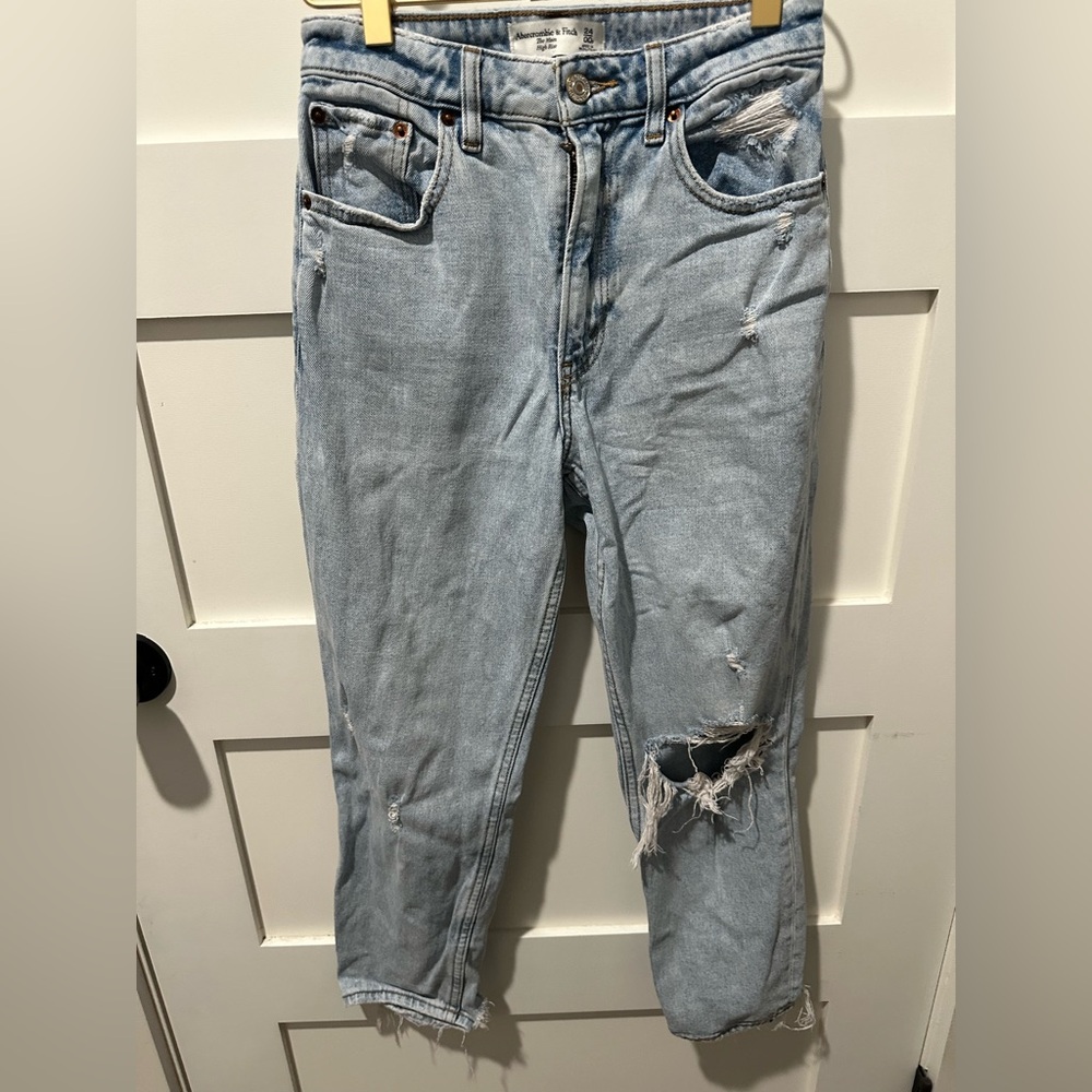 Women’s ripped Abercrombie & Fitch 00 Short The mom high rise curve love jeans